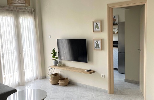 Kiato Apartment | Charming Apartment in the Heart of Kiato for Families
