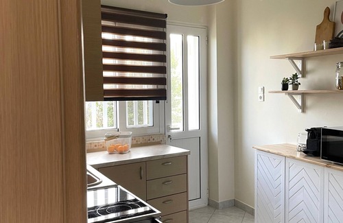 Kiato Apartment | Charming Apartment in the Heart of Kiato for Families