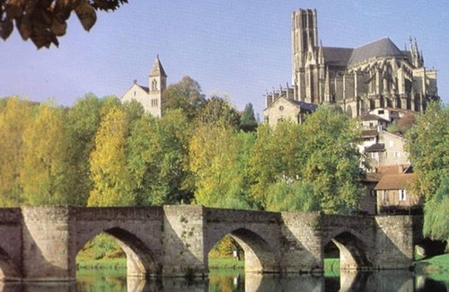 Limoges Apartment | Charming Apartment with Pool in the Heart of Limoges