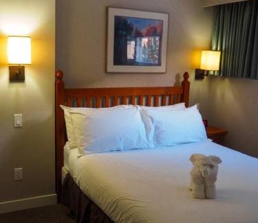 East Kootenay Apartment | Inviting Apartment with Pool and Hot Tub in Panorama