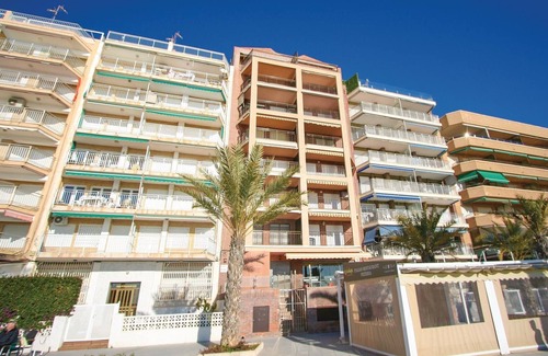 Torrevieja Apartment | Ideal 3-Bedroom Retreat with Ocean Views in Torrevieja