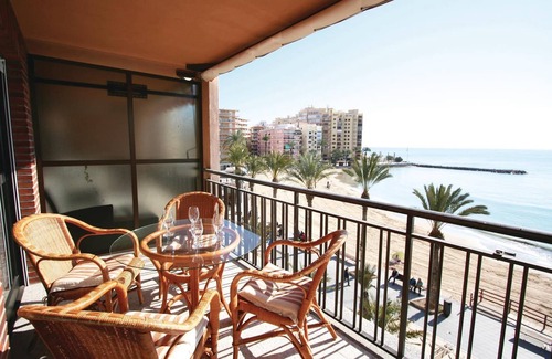 Torrevieja Apartment | Ideal 3-Bedroom Retreat with Ocean Views in Torrevieja