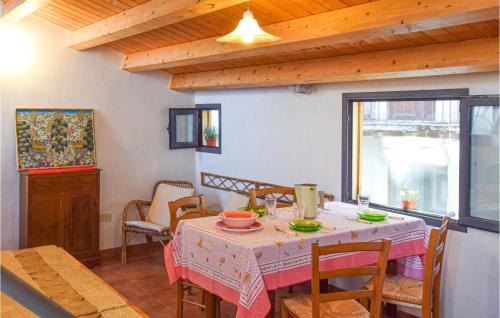 Tusa Apartment | Charming Tusa Apartment with Kitchen for Family Stays