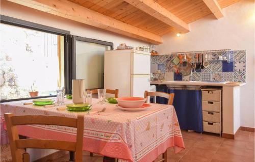 Tusa Apartment | Charming Tusa Apartment with Kitchen for Family Stays