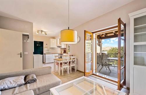 Zaboric Apartment | Unforgettable Family Getaway in Oceanfront Vacation Apartment
