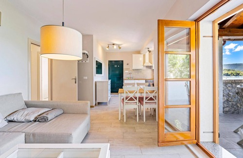 Zaboric Apartment | Unforgettable Family Getaway in Oceanfront Vacation Apartment