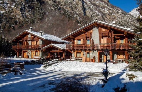 Antey-Saint-Andre Apartment | Comfortable Apartment for 5 in Antey St. André