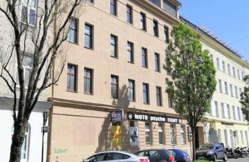 Yppenplatz Apartment | Cozy Apartment near Brunnenmarkt with Breakfast & Kitchen