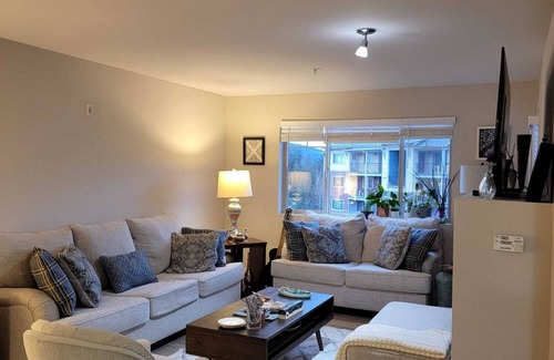 Issaquah Highlands Apartment | Comfortable Apartment Steps from Marketplace & Bus Station