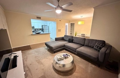 Fairfax Apartment | Charming Apartment by Fairfax Corner & Near GMU!
