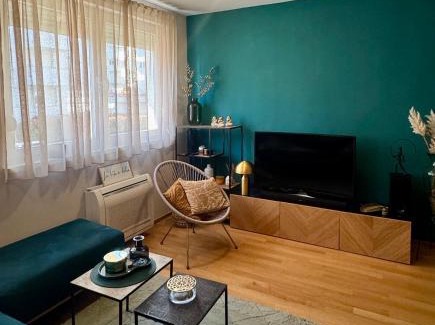 Zadar Apartment | Inviting Room in Prime Location with Private Parking
