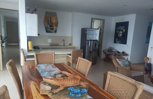 Covenas Apartment | Cozy Apartment: Pool and Ocean Front. Apt 603 Edif. Fontaine Bleu, Coveñas