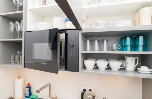 Margareten Apartment | Inviting Siebenbrunn Apartment with Family-Friendly Amenities