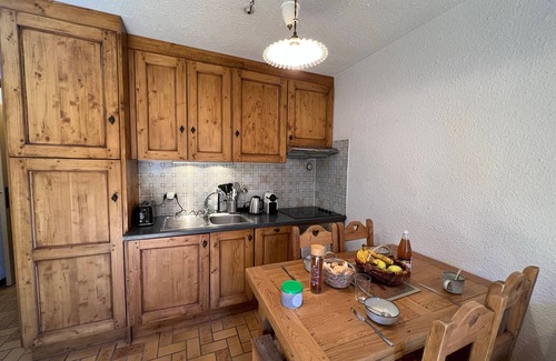 Monetier-les-Bains Apartment | Cozy Apartment · Village Center · Fireplace · Mountain Views · 10 Min to Pistes
