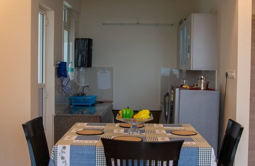 Chicalim Apartment | Inviting Apartment with Sea Views and Infinity Pool Access