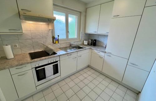 Albisrieden Apartment | Cozy Apartment with Balcony in Zürich
