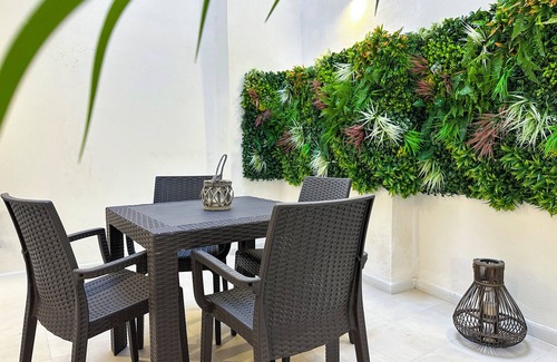 Brindisi Histotic Center Apartment | Cozy apartment with hot tub in the historic center of Brindisi