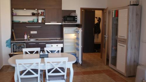 Pomorie Apartment | Oceanfront Apartment with Stunning Views and Free Parking