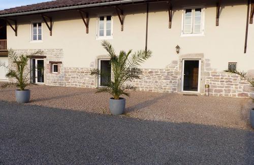 Domsure Apartment | Inviting Apartment with Terrace & Family-Friendly Amenities
