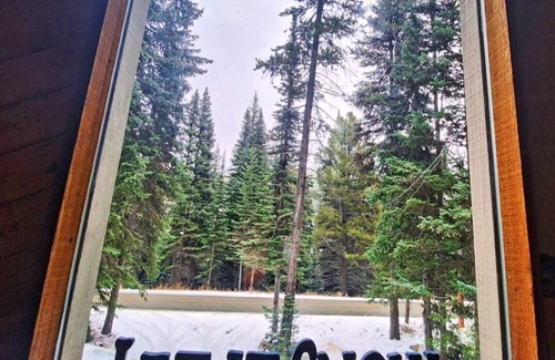 Okanagan-Similkameen Cabin | Escape to Sunny Apex Cabin: Nature & Lake Views Await