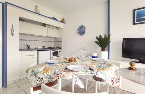 Biscarrosse Plage Apartment | Beachside Appart with Balcony, Pool & High Guest Rating