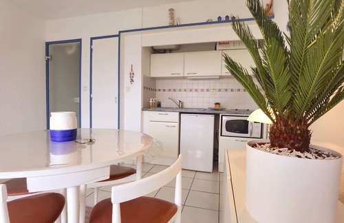 Biscarrosse Plage Apartment | Beachside Appart with Balcony, Pool & High Guest Rating