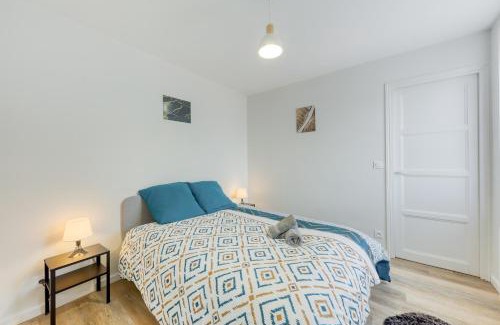 Palaiseau Apartment | Inviting Appart 5, Just 3 Minutes from the Station