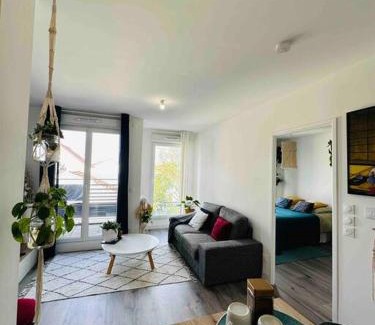 Bezons Apartment | Charming Apartment Near La Defense & Paris, Rated 9.5/10