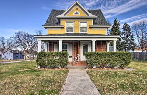 Appleton Cottage | Inviting Appleton Retreat with Porch & Pet-Friendly Options