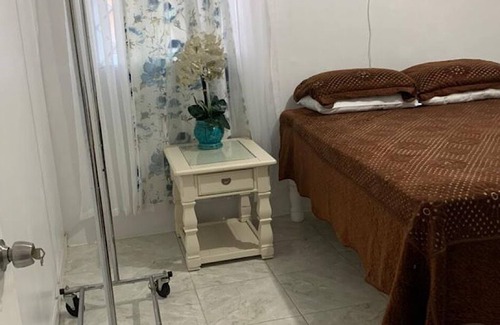 Claremont Apartment | Cozy apt 13 miles to Ocho Rios and Dunns river falls