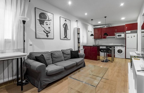 Vista Alegre Apartment | Comfortable Apartment Near Madrid's Heart for Digital Nomads