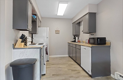 Aurora Apartment | Inviting Aurora Apartment: Sleeps 8, Pet Friendly & More