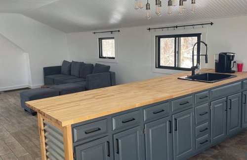 East Dover Apartment | Cozy apt in beautiful secluded spot 15 mins from Mt Snow