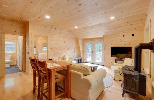 Northeast Harbor Apartment | Comfortable Retreat with Deck near Acadia National Park