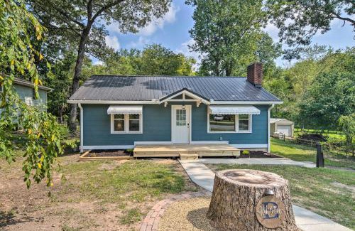 Skyland House | Inviting Arden Cottage: Pet Friendly, Near Lake Julian Park