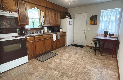 Tahlequah House | Artistic & Private Home Near Downtown, Rated 8.4/10