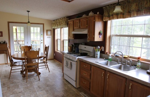 Custer Cabin | Inviting Aspen Cabin with Private Hot Tub & Pool Access