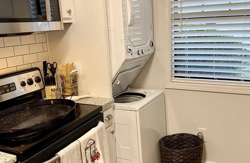 Athens Condo | Inviting Athens Condo Near UGA & Downtown with Pool