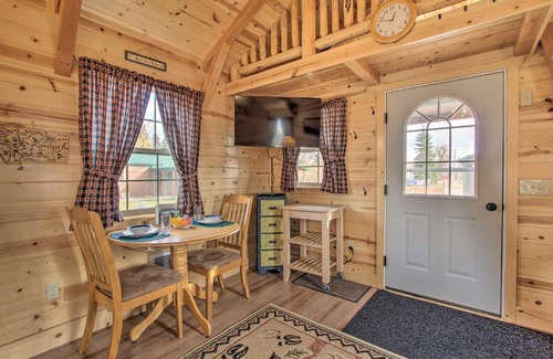 Augusta House | Inviting Augusta Cabin - Walk to Main St, Family Friendly