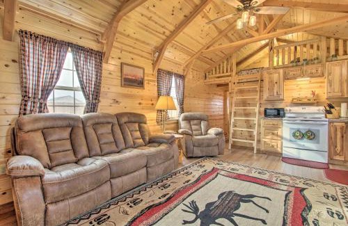 Augusta House | Inviting Augusta Cabin - Walk to Main St, Family Friendly