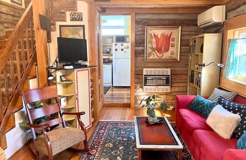 Weaverville Cabin | Charming Log Cabin Near Asheville with Spa & Breakfast
