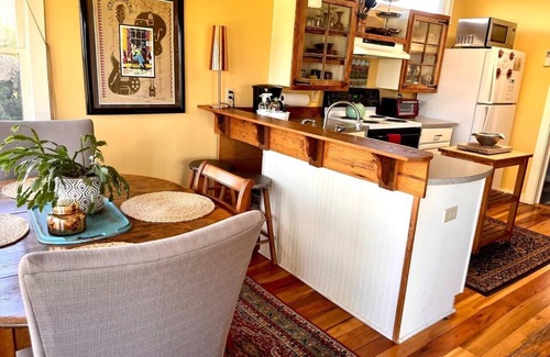 Weaverville Cabin | Charming Log Cabin Near Asheville with Spa & Breakfast