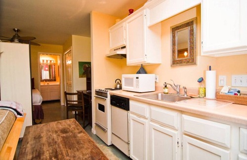 Barton Hills Apartment | Charming Barton Hills Studio | Close to Zilker Park & Family-Friendly