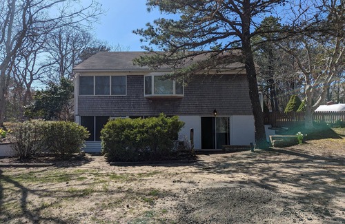West Tisbury Apartment | Pet-Friendly Basement Apartment Near the Beach - 10/10 Rated