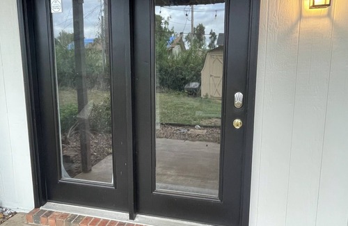 Rogers Apartment | Cozy Basement near Walmart AMP
