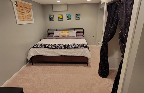 Glenview House | Private Entrance Basement Retreat with 2 Bedrooms