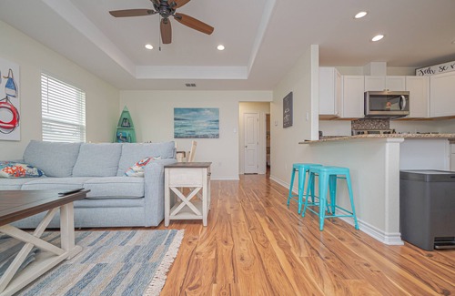 Rockport House | Ideal Bay House with Screened Porch & Pet-Friendly Amenities
