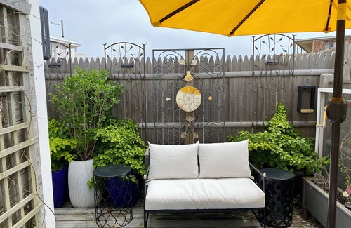 Provincetown Condo | Charming Bayside Cottage with Beach Access & Pool