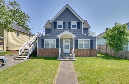 West Haven Apartment | Cozy Beach Apartment Just 2 Blocks from the Ocean
