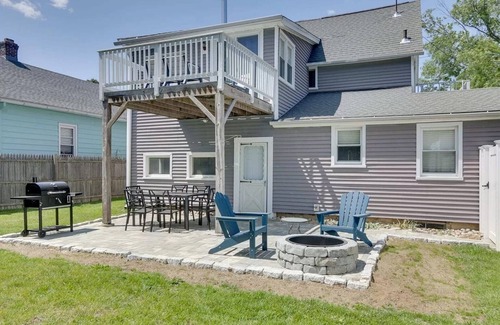 West Haven Apartment | Cozy Beach Apartment Just 2 Blocks from the Ocean